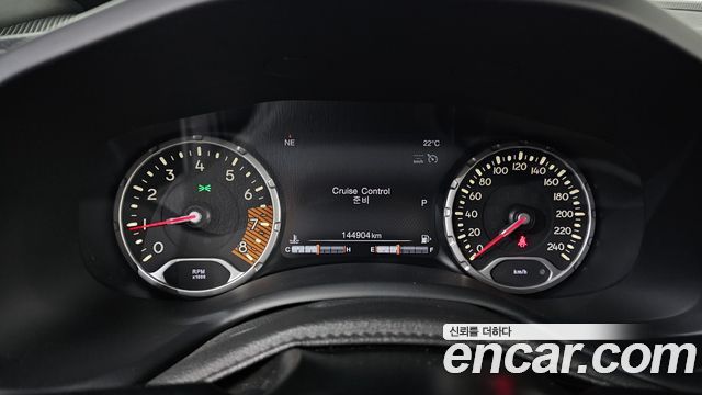 Jeep Renegade 2.4 Limited 2019 — фото 8