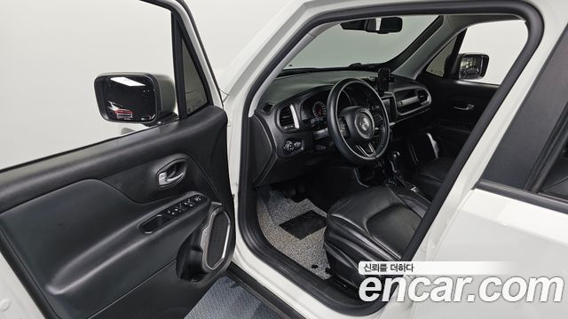 Jeep Renegade 2.4 Limited 2019 — фото 10