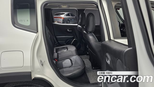 Jeep Renegade 2.4 Limited 2019 — фото 11