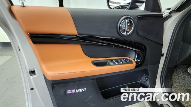 MINI Cooper S Countryman ALL4 Classic 2nd 2022 — фото 24