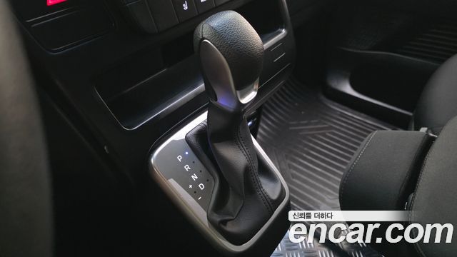 Hyundai Staria Cargo 3-Seater Smart 2022 — фото 9