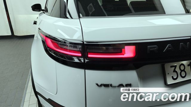 Land Rover Range Rover Velar 2.0 P250 Dynamic SE 2025 — фото 23