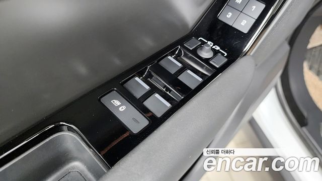Land Rover Range Rover Velar 2.0 P250 Dynamic SE 2025 — фото 32