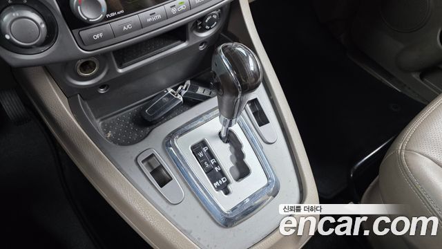 KG Mobility (SsangYong) Korando Turismo 4WD Chateau 9-seater High-Limousine 2016 — фото 9