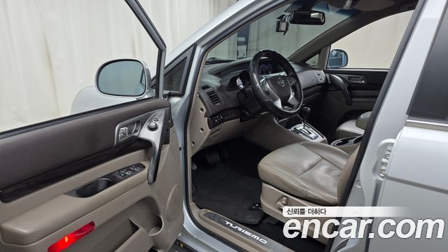 KG Mobility (SsangYong) Korando Turismo 4WD Chateau 9-seater High-Limousine 2016 — фото 10