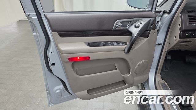 KG Mobility (SsangYong) Korando Turismo 4WD Chateau 9-seater High-Limousine 2016 — фото 24
