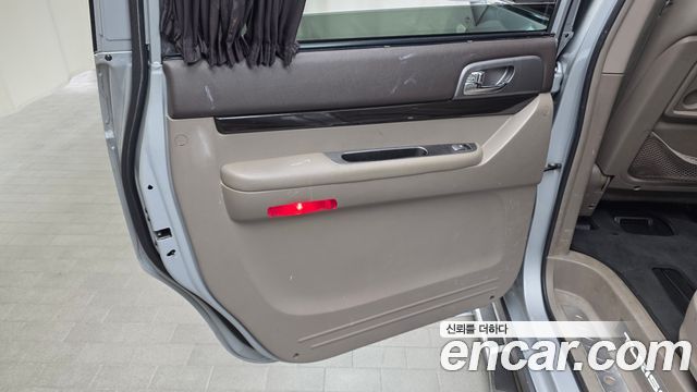 KG Mobility (SsangYong) Korando Turismo 4WD Chateau 9-seater High-Limousine 2016 — фото 25