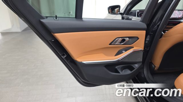 BMW 3 Series (G20) 320i M Sport 2025 — фото 25