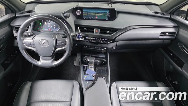 Lexus UX250h 2.0 AWD 2019 — фото 7