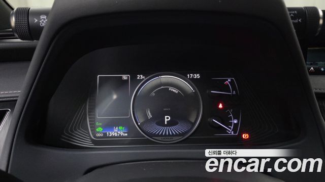 Lexus UX250h 2.0 AWD 2019 — фото 8