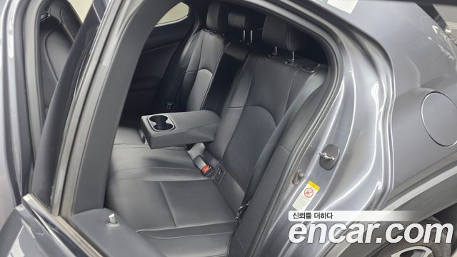 Lexus UX250h 2.0 AWD 2019 — фото 12