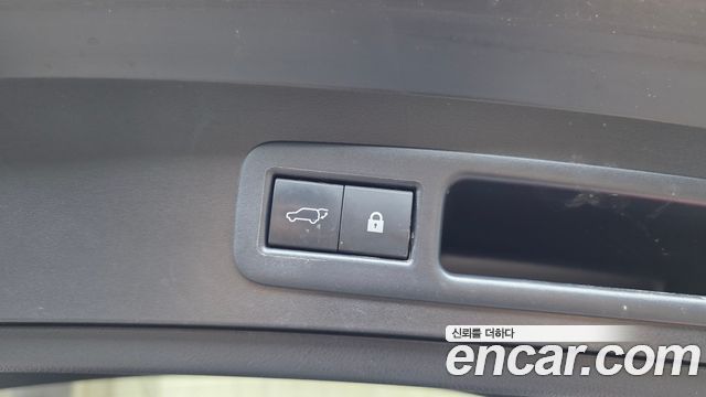 Lexus UX250h 2.0 AWD 2019 — фото 17