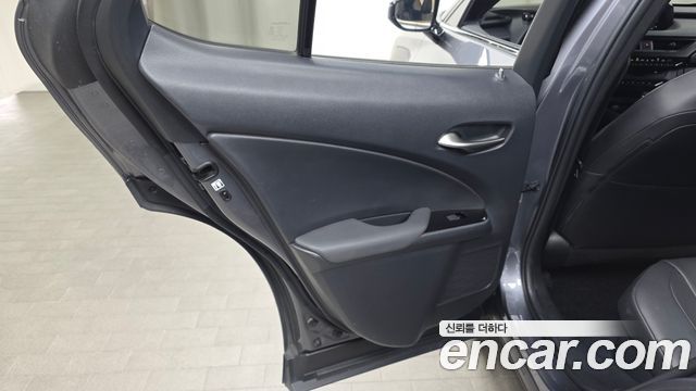 Lexus UX250h 2.0 AWD 2019 — фото 25
