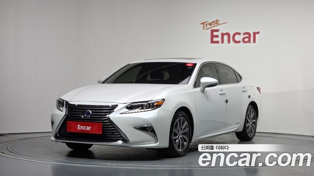 Lexus ES300h Supreme+ XV60