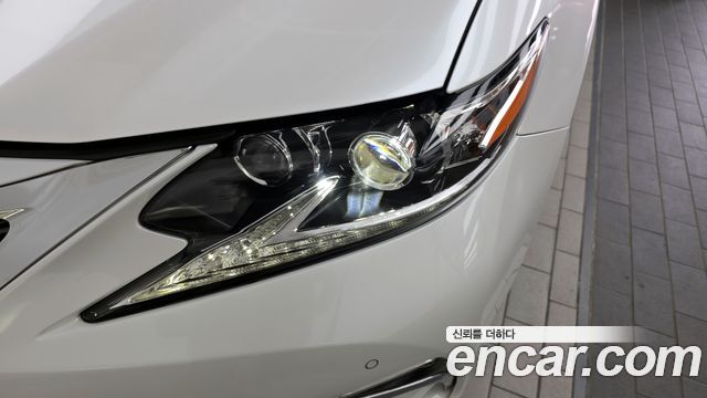 Lexus ES300h Supreme+ XV60 2018 — фото 5
