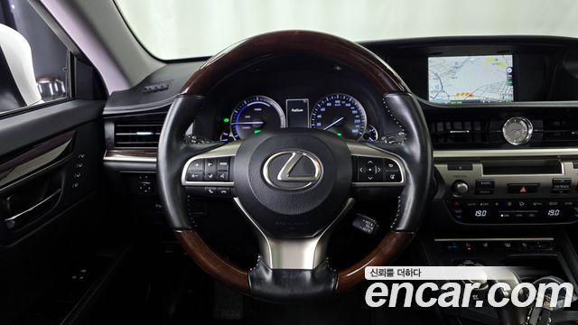 Lexus ES300h Supreme+ XV60 2018 — фото 6