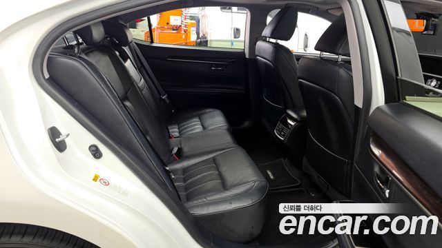 Lexus ES300h Supreme+ XV60 2018 — фото 16