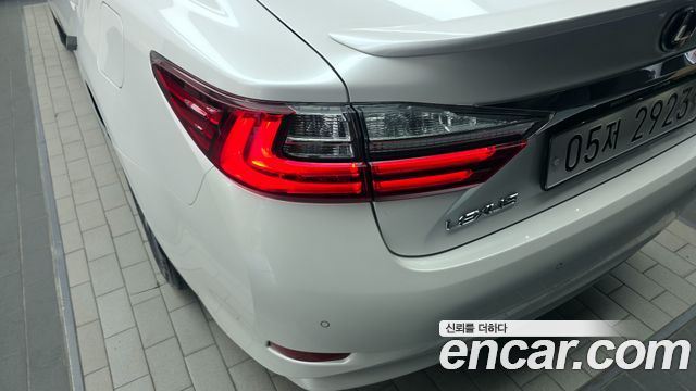 Lexus ES300h Supreme+ XV60 2018 — фото 27