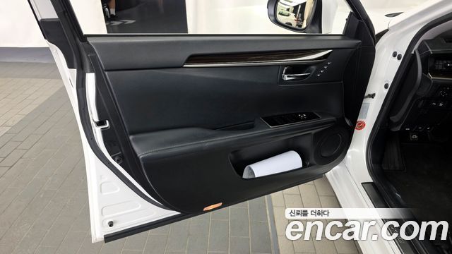 Lexus ES300h Supreme+ XV60 2018 — фото 30