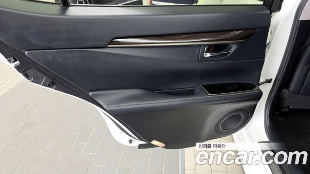 Lexus ES300h Supreme+ XV60 2018 — фото 31
