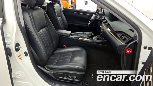 Lexus ES300h Supreme+ XV60 2018 — фото 32