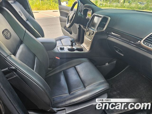 Jeep Grand Cherokee 3.0 Diesel Overland WK2 2015 — фото 9