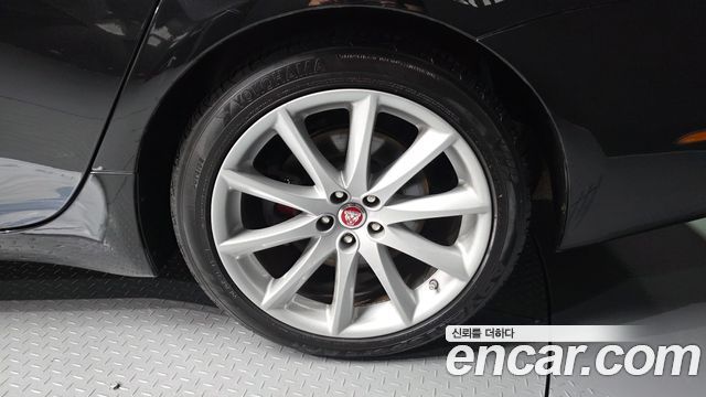 Jaguar XJ 3.0D Premium Luxury LWB X351 2016 — фото 5
