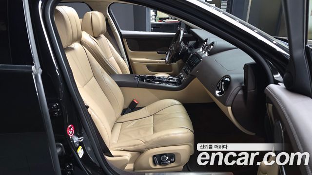 Jaguar XJ 3.0D Premium Luxury LWB X351 2016 — фото 11