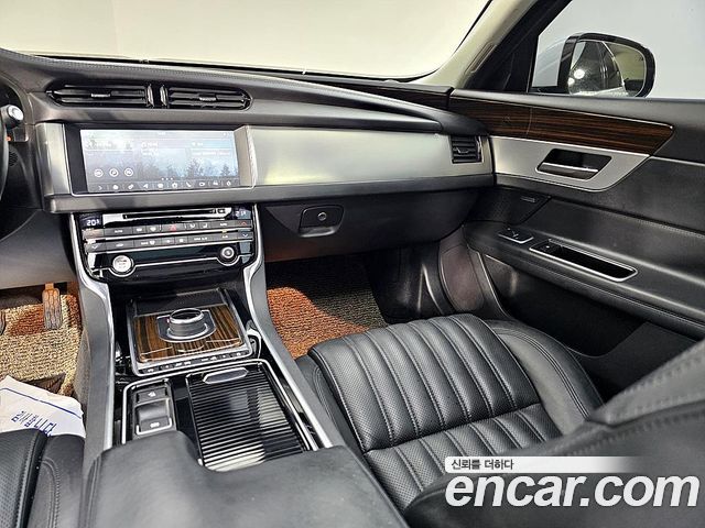 Jaguar XF (X260) 20d Portfolio 2017 — фото 10