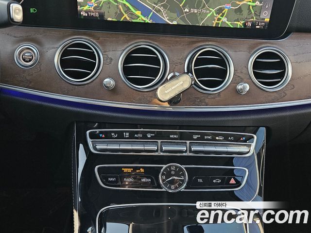 Mercedes-Benz E-Class (W213) E300 4MATIC Exclusive 2020 — фото 21