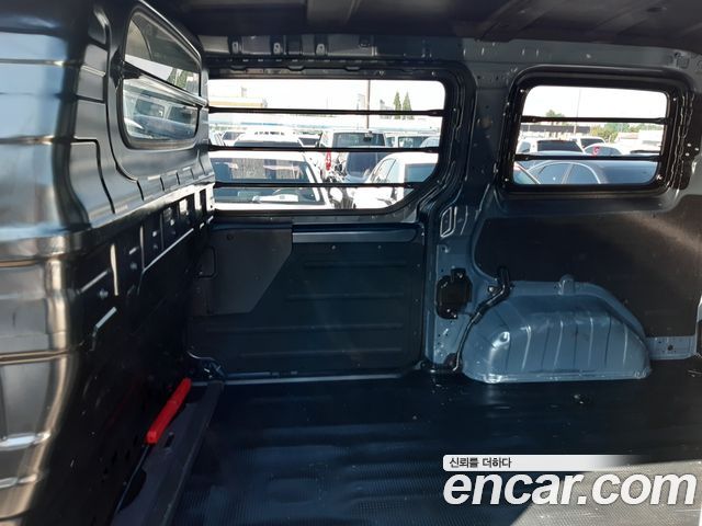 Hyundai Staria Cargo 3-Seater Modern 2023 — фото 19