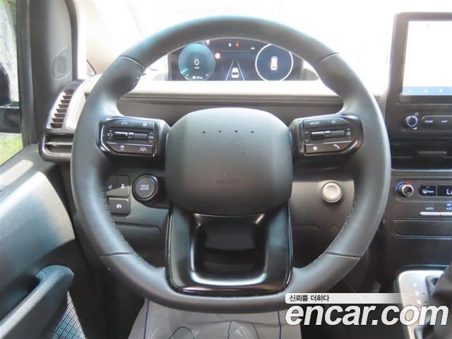 Hyundai Staria HEV 1.6T Tourer 11-Seater Modern 2026 — фото 20