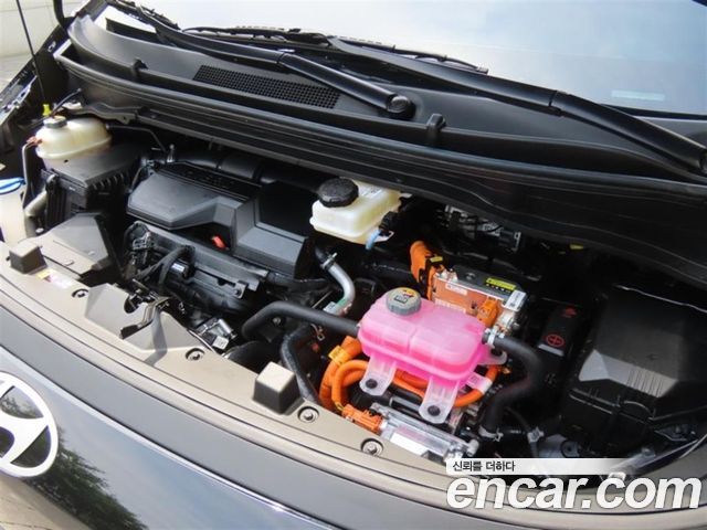 Hyundai Staria HEV 1.6T Tourer 11-Seater Modern 2026 — фото 24