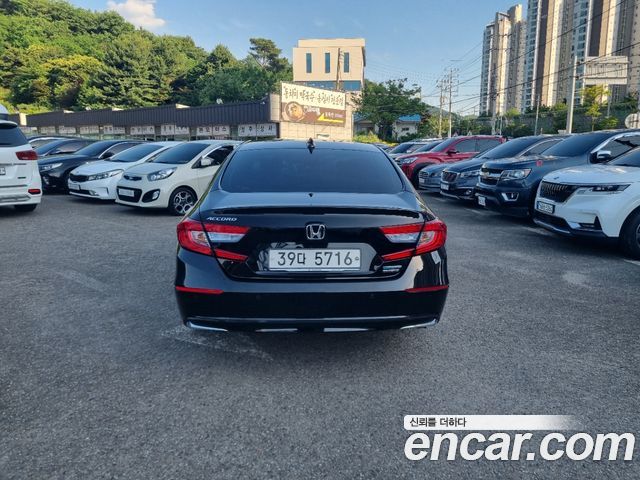 Honda Accord (X) 2.0 Hybrid Touring 2018 — фото 6