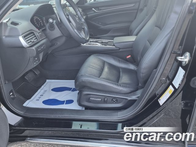 Honda Accord (X) 2.0 Hybrid Touring 2018 — фото 15