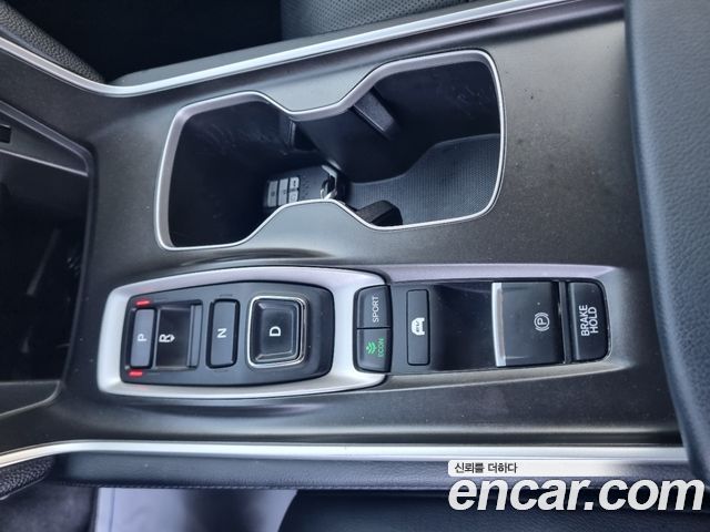 Honda Accord (X) 2.0 Hybrid Touring 2018 — фото 19