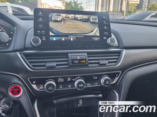 Honda Accord (X) 2.0 Hybrid Touring 2018 — фото 20