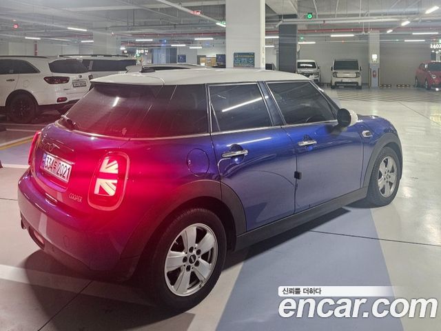 MINI Cooper 5Door Standard 3rd 2019 — фото 5