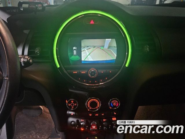 MINI Cooper 5Door Standard 3rd 2019 — фото 15