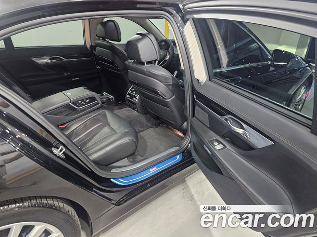 BMW 7 Series (G11) 730d xDrive 2018 — фото 8