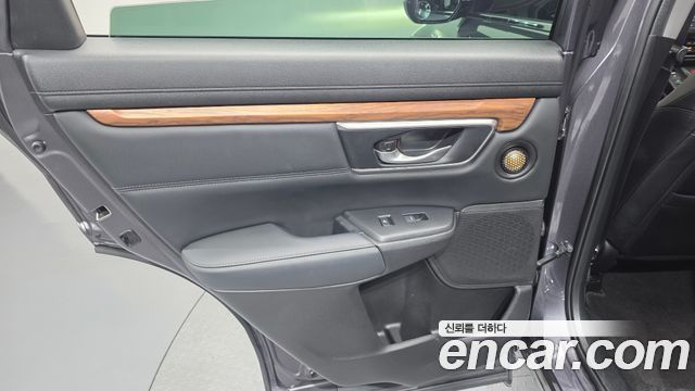 Honda CR-V (V) 2.0 Hybrid Touring 4WD 2021 — фото 25