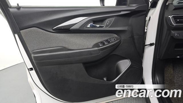 Chevrolet Trailblazer 1.2 Turbo 2WD LT 2021 — фото 24