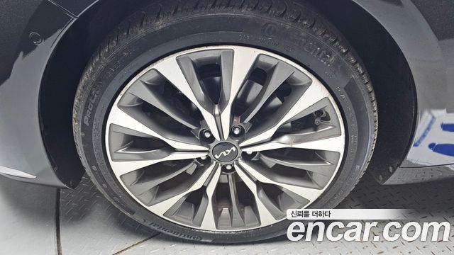 Kia K8 2.5 Gasoline 2WD Noblesse 2022 — фото 5