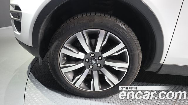 Land Rover Discovery Sport 2.0 TD4 HSE Luxury 2017 — фото 5