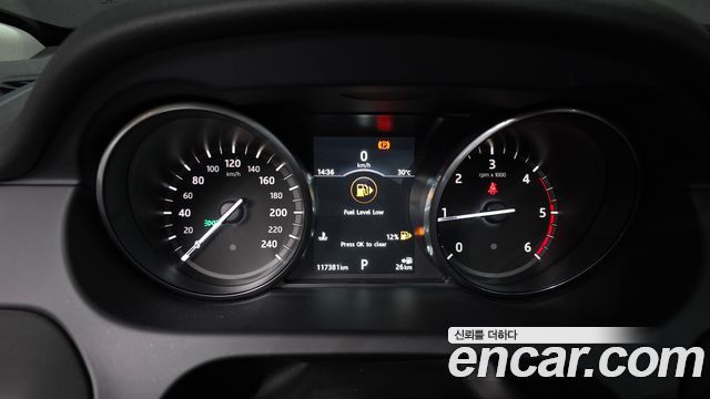 Land Rover Discovery Sport 2.0 TD4 HSE Luxury 2017 — фото 8