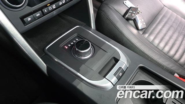 Land Rover Discovery Sport 2.0 TD4 HSE Luxury 2017 — фото 9