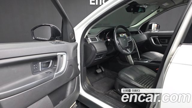 Land Rover Discovery Sport 2.0 TD4 HSE Luxury 2017 — фото 10
