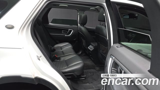 Land Rover Discovery Sport 2.0 TD4 HSE Luxury 2017 — фото 12