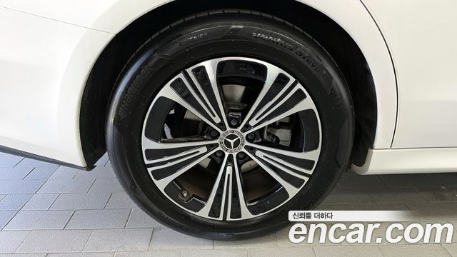 Mercedes-Benz E-Class (W214) E200 Avantgarde 2025 — фото 5