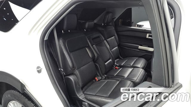 Ford Explorer (VI) 2.3 LimIted 4WD 2021 — фото 11